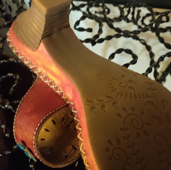 Sandals - Picture 6 of 6